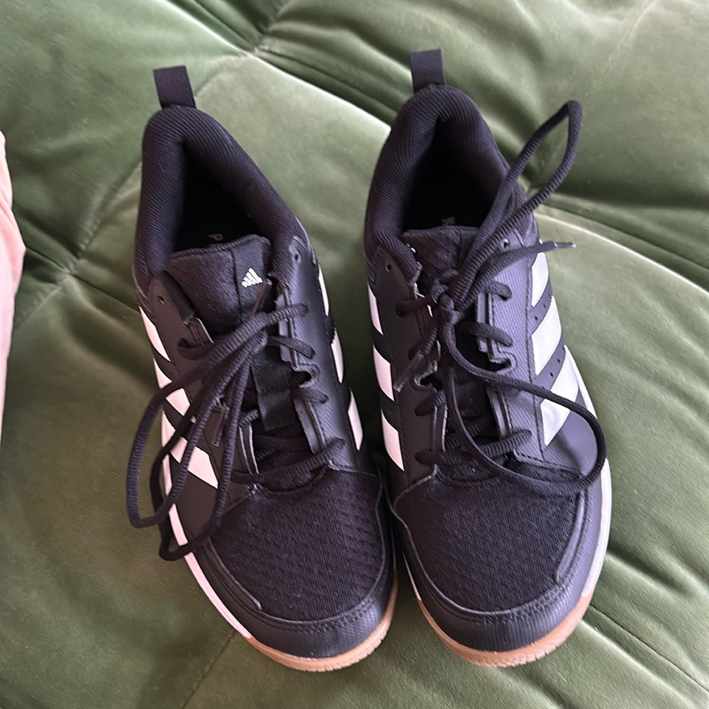 Women’s adidas Ligra7 indoor court shoe. sneakers.